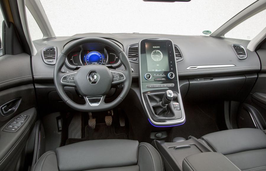 Торпедо Renault Scenic (J9) 2016 года  (фото 17 из 57)